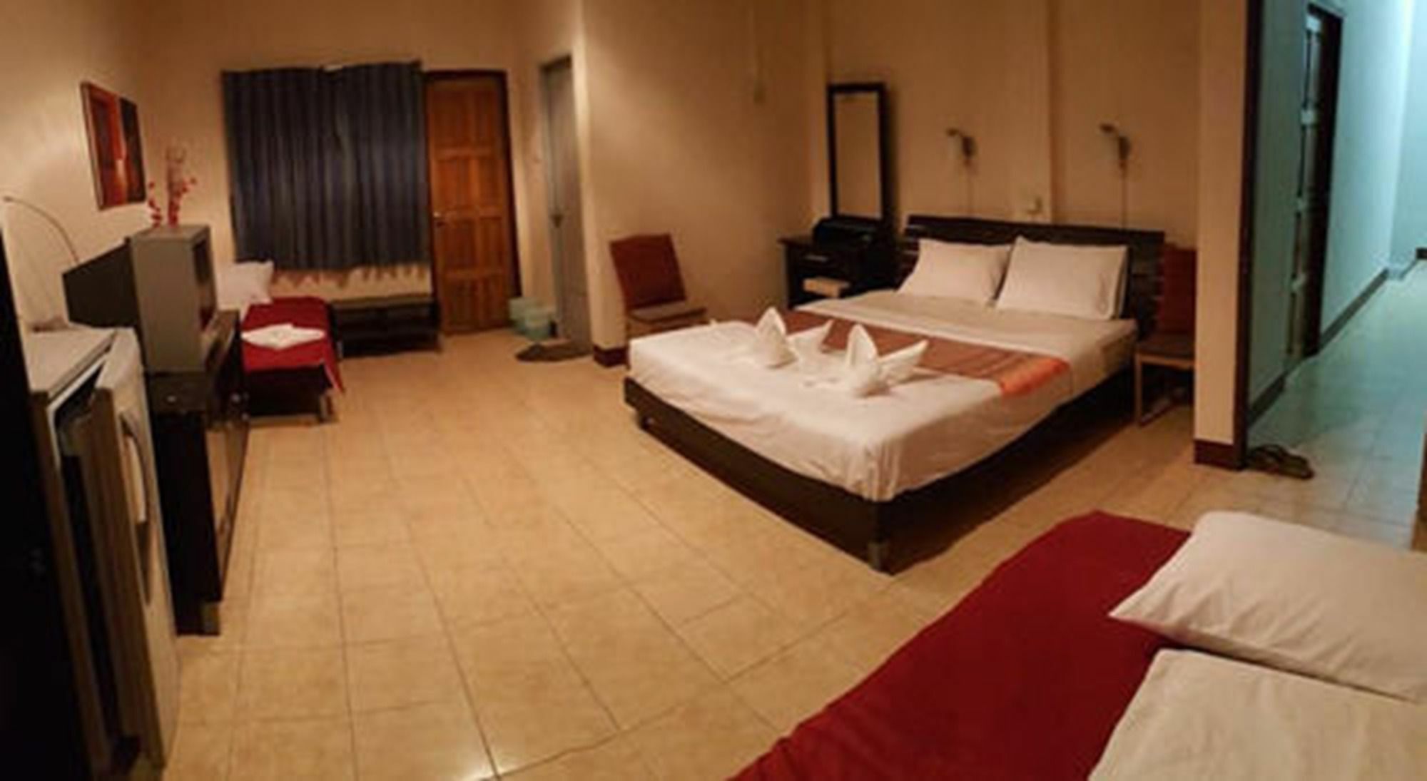 Ferb Guest House Patong Экстерьер фото