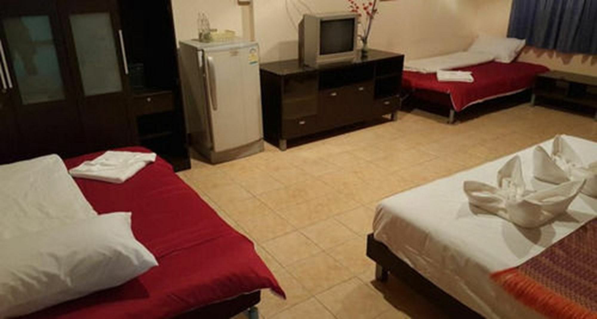 Ferb Guest House Patong Экстерьер фото